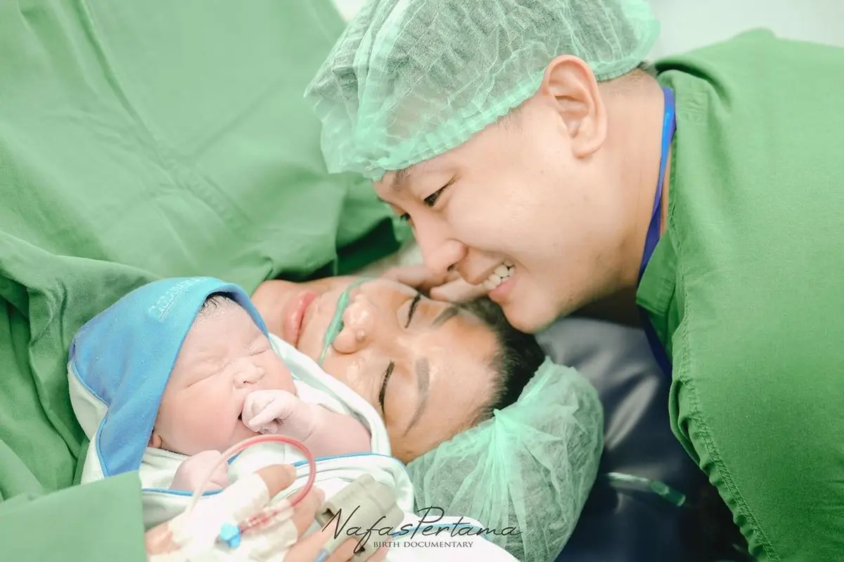 Melahirkan Anak pertama, Ini 6 Potret Perjalanan Regina Ivanova Jelang Persalinan