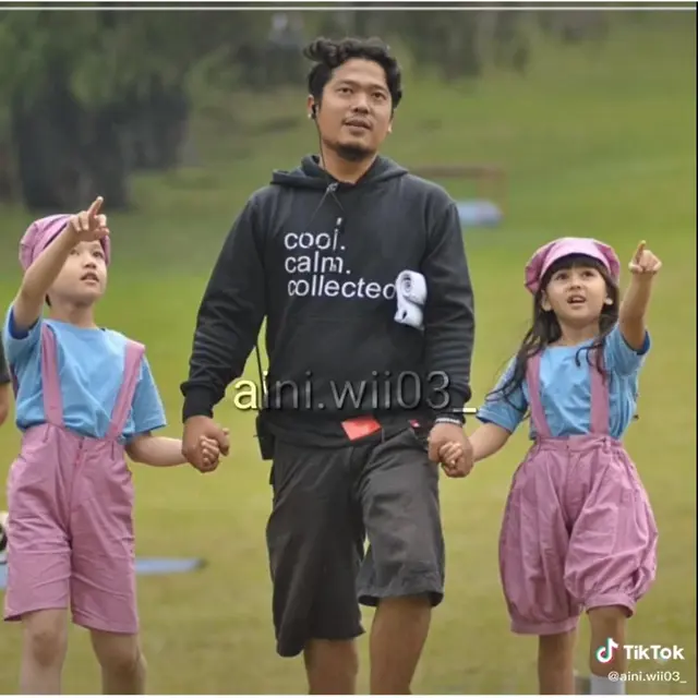 Pernah Main Film Bareng, Ini 6 Potret Masa Kecil Sandrinna Michelle dan Alwi Assegaf