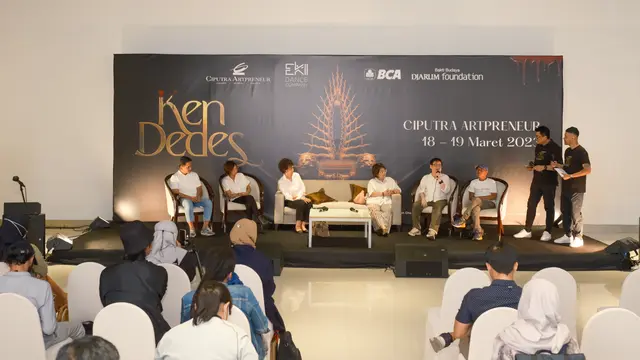 Poduser dan para kreator Musikal Ken Dedes dalam konferensi pers yang digelar Jumat (13/1/2023) di Ciputra Artpreneur, Jakarta. (Foto: Istimewa)