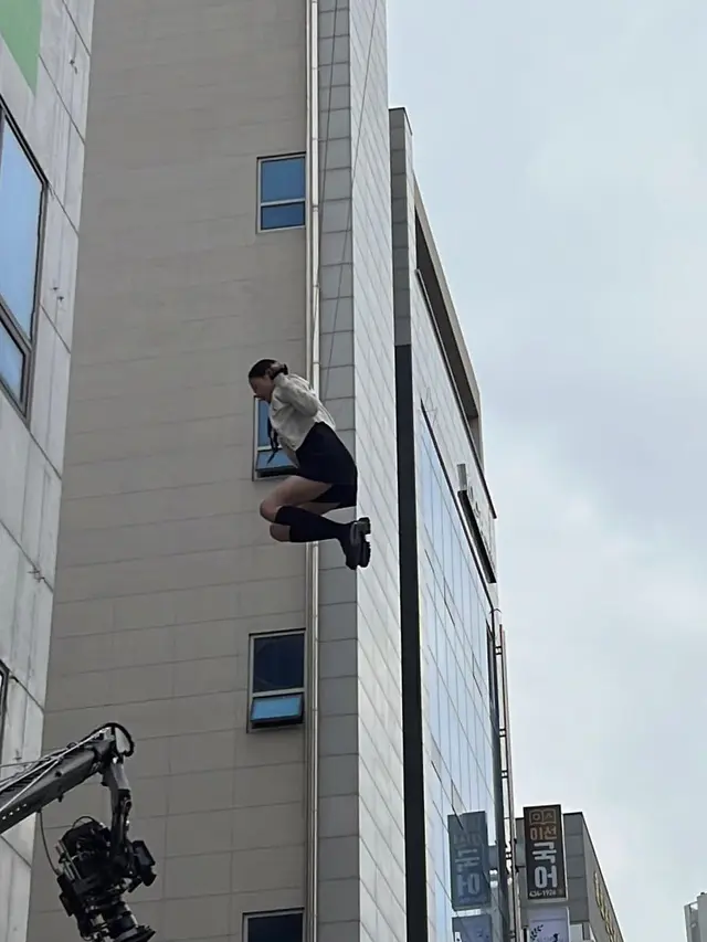 <p>Lee Yoo Mi dalam BTS Drakor Strong Girl Namsoon. (Instagram/ leeyoum262)</p>