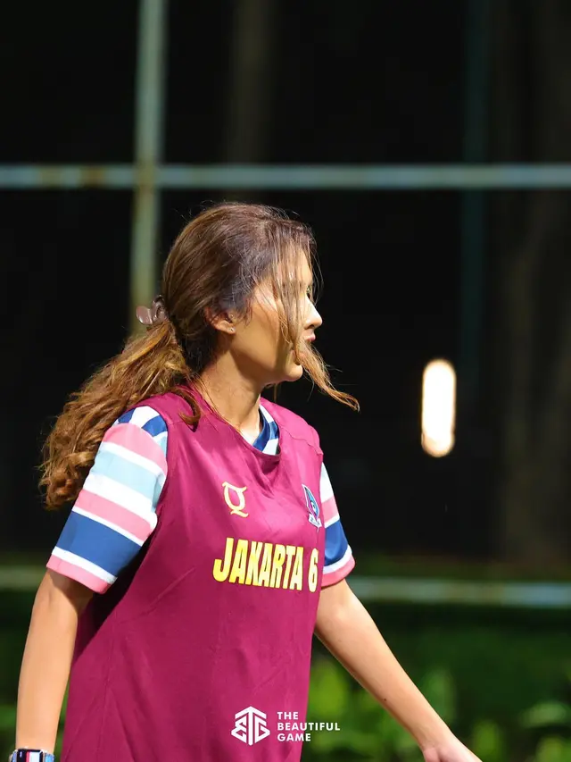 Punya Tendangan Kung Fu, Ini 6 Potret Soraya Rasyid Saat Main Bola