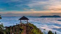 Melihat Matahari Terbit dari Negeri di Atas Awan Pango-Pango