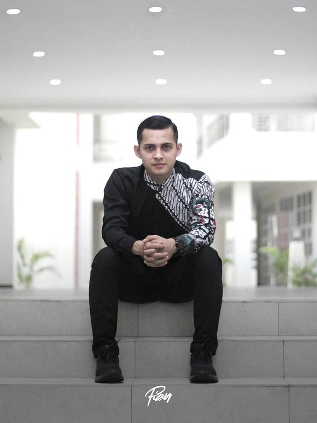 7 Potret Briptu Nabhani Akbar, Polisi yang Ajari Ngaji Anak-Anak di Sudan