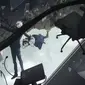 Salah satu adegan di Jujutsu Kaisen Season 2, memperlihatkan kemampuan Jujutsu Gojo Satoru (Foto: Screenshot trailer Jujutsu Kaisen 2).