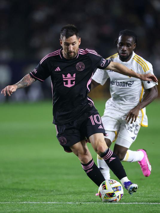 Kedua tim bermain imbang tanpa gol di sepanjang babak pertama. (Sean M. Haffey/Getty Images North America/Getty Images via AFP)