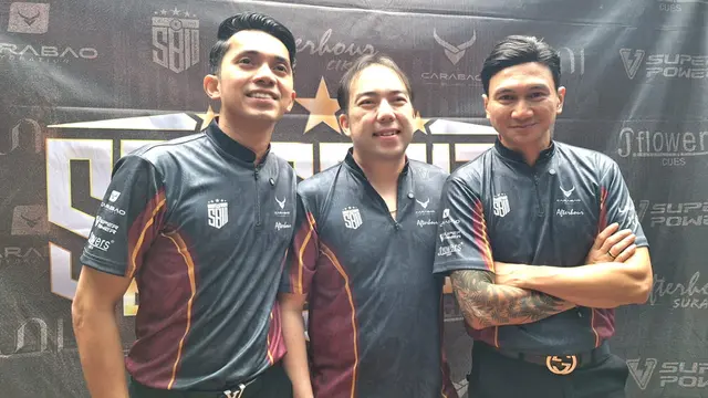 Ady Sky dan Anji dalam Selebriti Biliar Indonesia (SBI) Volume 2. (M Altaf Jauhar/ LIputan6.com)