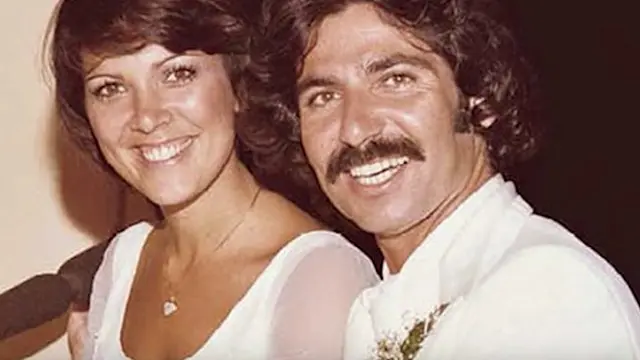 [Bintang] Kris Jenner - Robert Kardashian