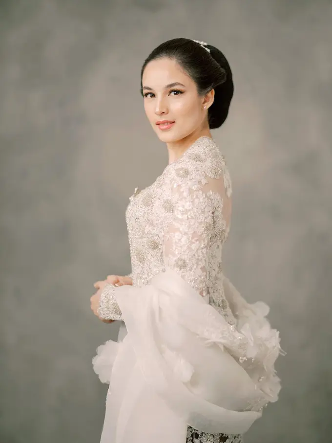 Chelsea Islan kenakan kebaya (Instagram/chelseaislan)