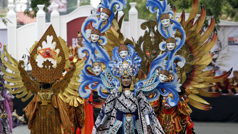 Semarak Satu Dekade Solo Batik Carnival