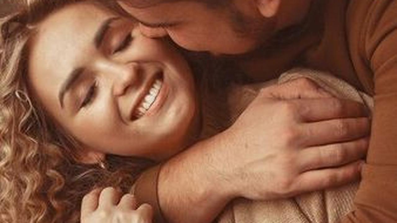 Cara Memanaskan Suasana dengan Foreplay<br>