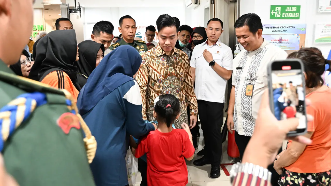 Gibran Tinjau 2 Puskesmas di Jaktim, Pastikan Program Cek Kesehatan Gratis Efektif