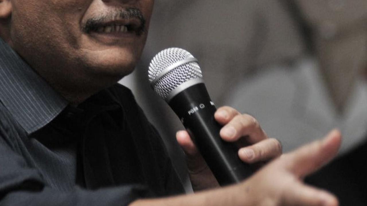 “karena kita gak bisa sendiri agar pasal-pasal, tanda kutip pasal selundupan bisa dicegah. Tetap harus dibangun komunikasi,” ugkapnya.