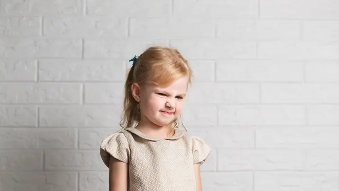 Balita Mudah Menangis dan Marah? Seni Mendengar Bisa Membantu Orangtua Memahaminya