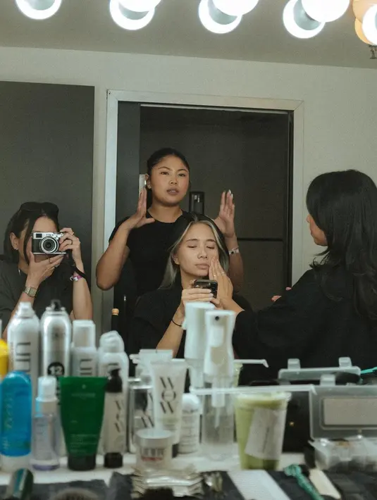 Niki tampil jadi bintang tamu di acara Jimmy Kimmel Live! [Foto: Instagram/nikizefanya]