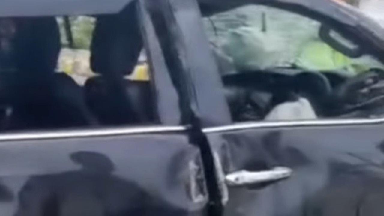 Mobil Dinas Bupati Luwu Utara Alami Kecelakaan