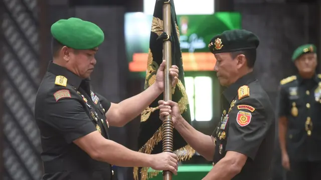Kasad Pimpin Serah Terima Delapan Jabatan Strategis di TNI AD