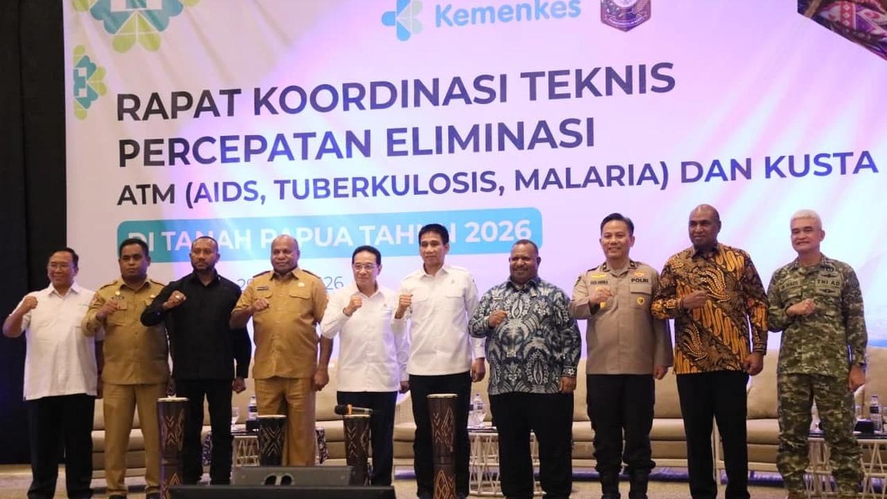 Wamendagri Wiyagus pada Rapat Koordinasi Teknis Percepatan Eliminasi AIDS, Tuberkulosis, Malaria, dan Kusta di Tanah Papua di Hotel Suni Abepura