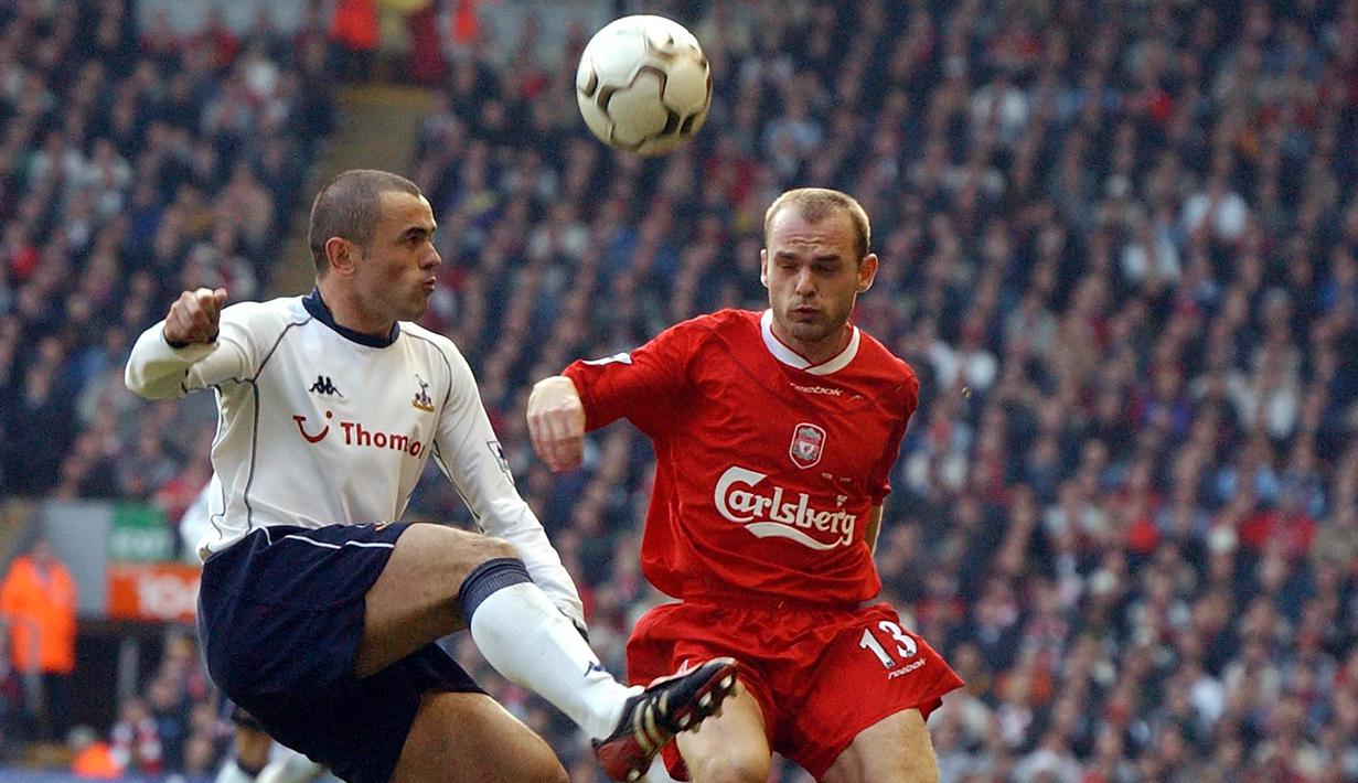 5. Danny Murphy - Murphy dikenal sebagai salah satu pembunuh Manchester United yang paling terkenal. Hal yang tak pernah terpisahkan dari kisah indah Murphy bersama Liverpool adalah nomor 13 di punggungnya. (AFP/Paul Barker)