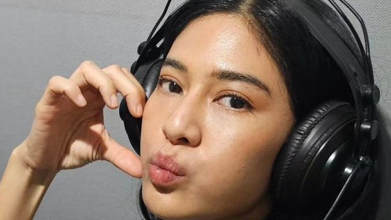Memulai perjalanannya sebagai Wajah Cover Girl