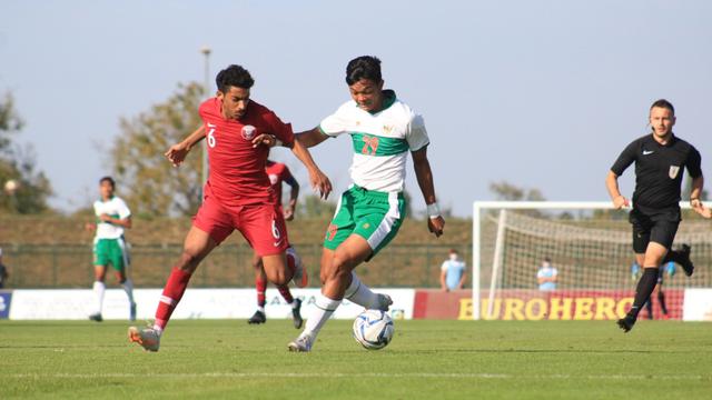 Penyerang Timnas Indonesia U-19, Saddam Gaffar, ketika melawan Qatar U-19, Minggu (20/9/2020).