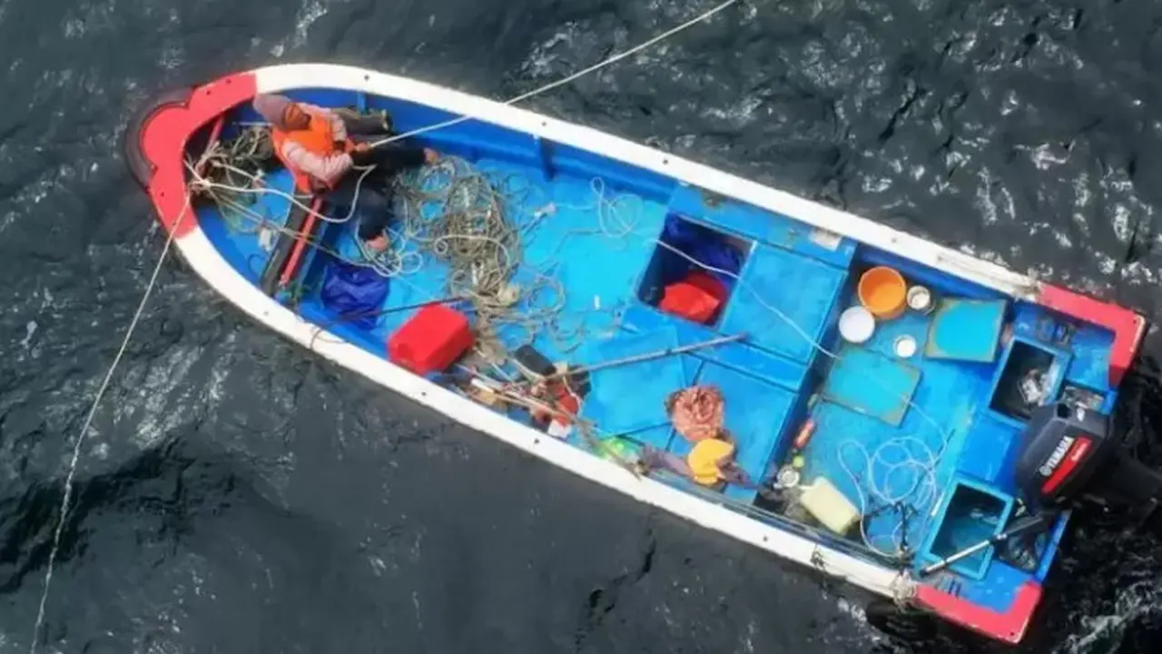 Terapung di Laut 11 Hari, Nelayan Bertahan Hidup dengan Minum Air Seninya