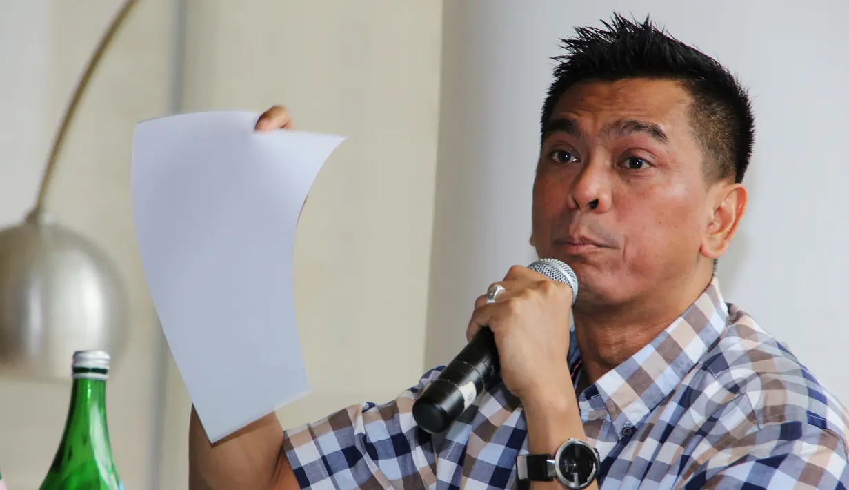 Anggota DPRD DKI Mohamad Sanusi saat menjadi pembicara dalam dikusi bertajuk 'Deadlock Ahok' di kawasan Cikini, Jakarta, Sabtu (7/3/2015). (Liputan6.com/Helmi Afandi)