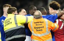Kata Rio Ferdinand soal Amarah Curtis Jones kepada Doucoure di Laga Everton Vs Liverpool: Pernah di Posisi Itu