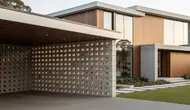 7 Model Carport dengan Dinding Roster Estetik, Bikin Fasad Rumah Makin Elegan