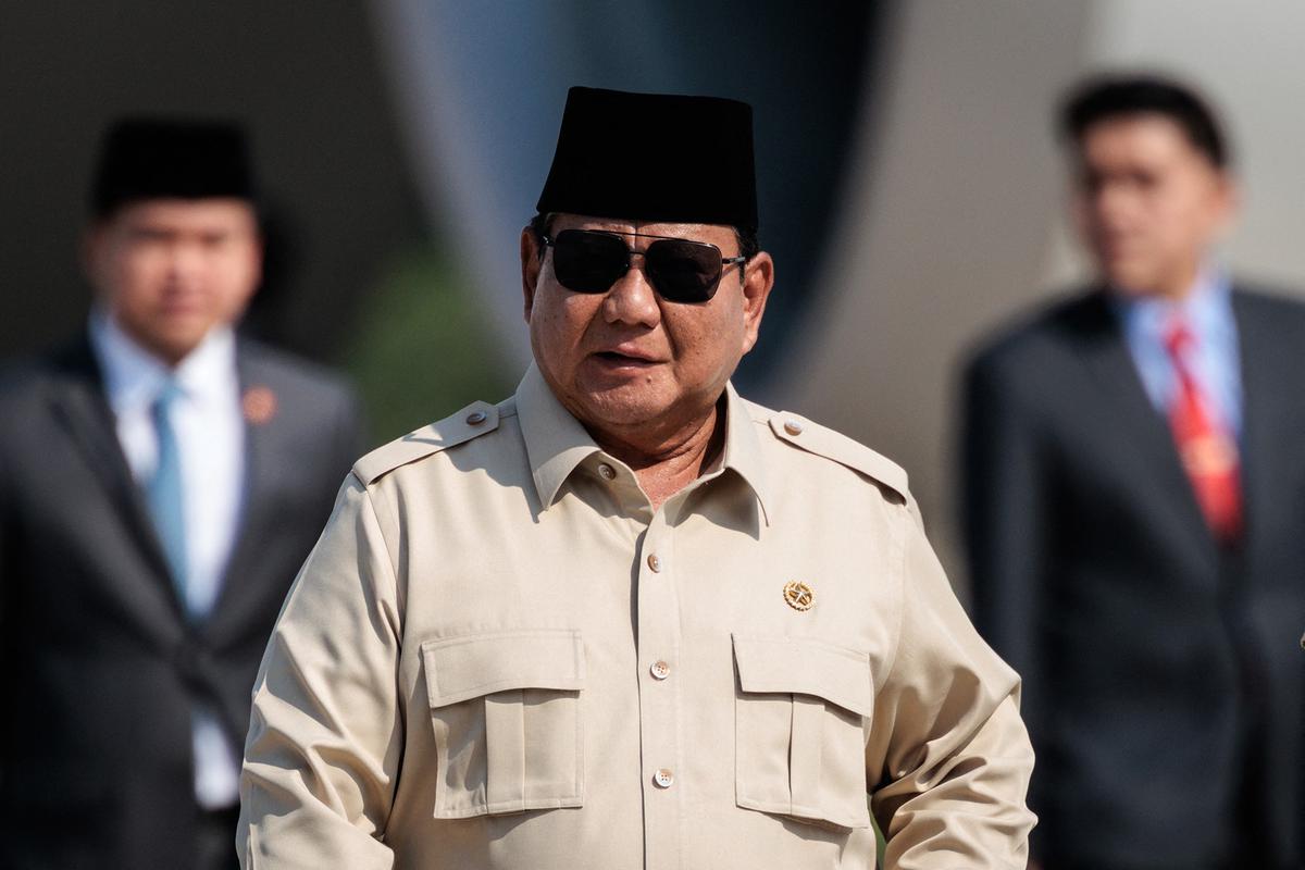 FOTO: Presiden Prabowo Tiba di Halim Usai Wakili Indonesia di KTT Perdamaian Mesir