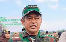 Kasad Maruli Simanjuntak Jajal Mainan Tradisional, Pakai Egrang di Pinggir Jalan jadi Sorotan