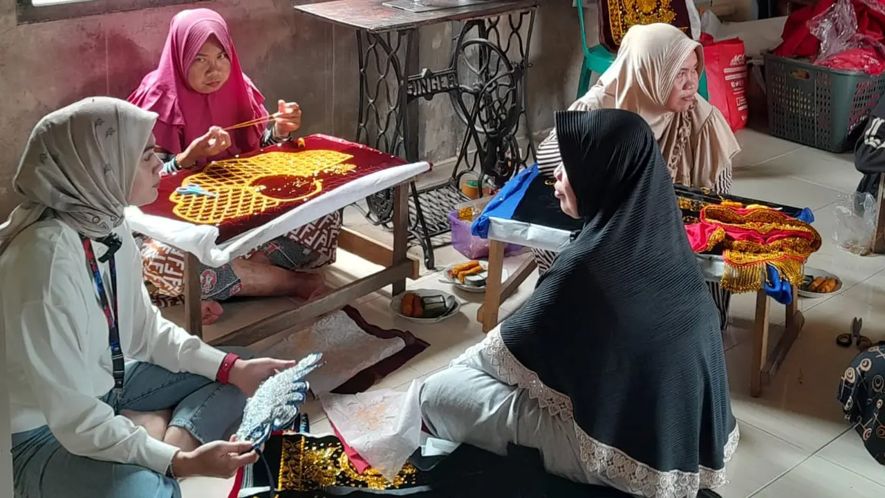 Baju Adat Jambi
