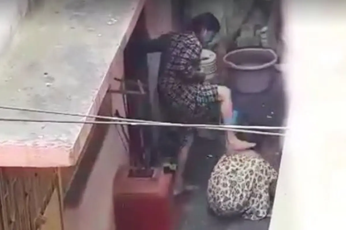 Cuplikan Video Dugaan TKI Adelina/Courtesy of NST