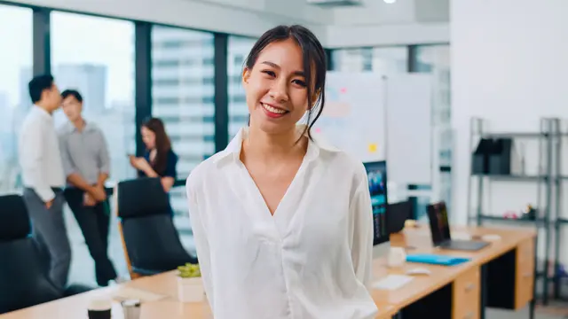 perempuan bekerja