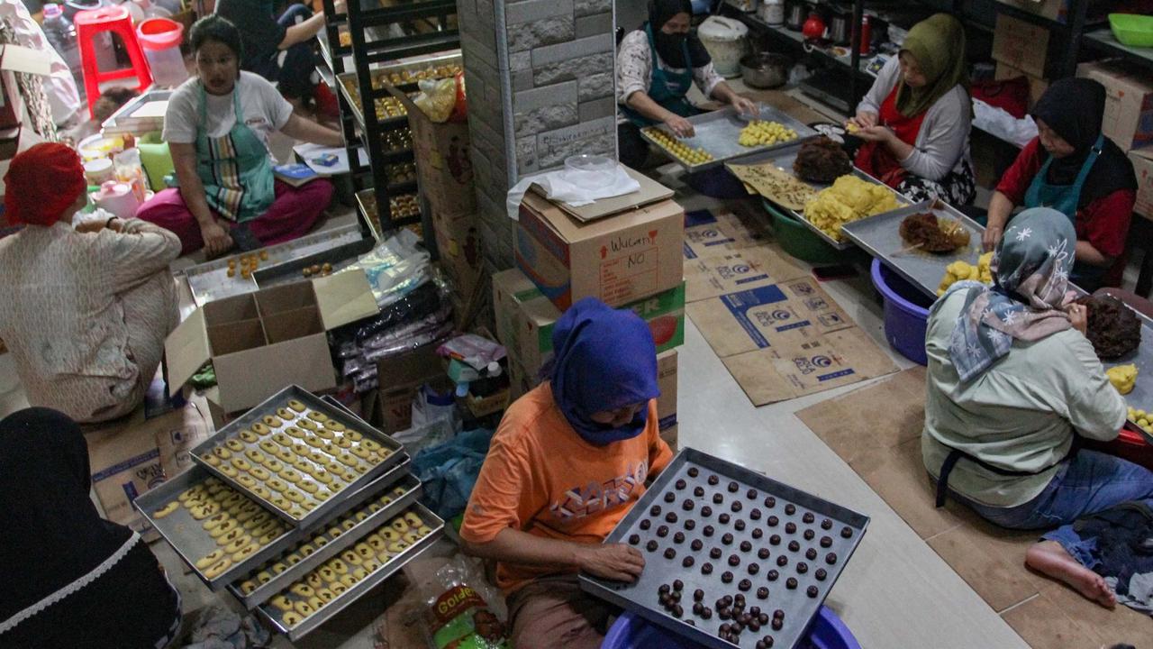 FOTO: Produksi Kue Lebaran Kampung Nastar Meningkat Jelang Lebaran