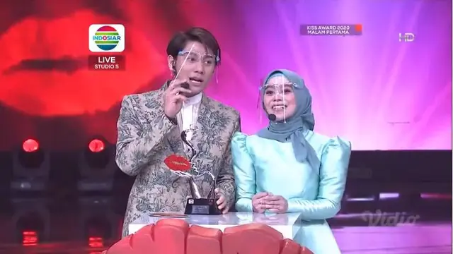 Rizky Billar - Lesti Kejora (Foto: YouTube)