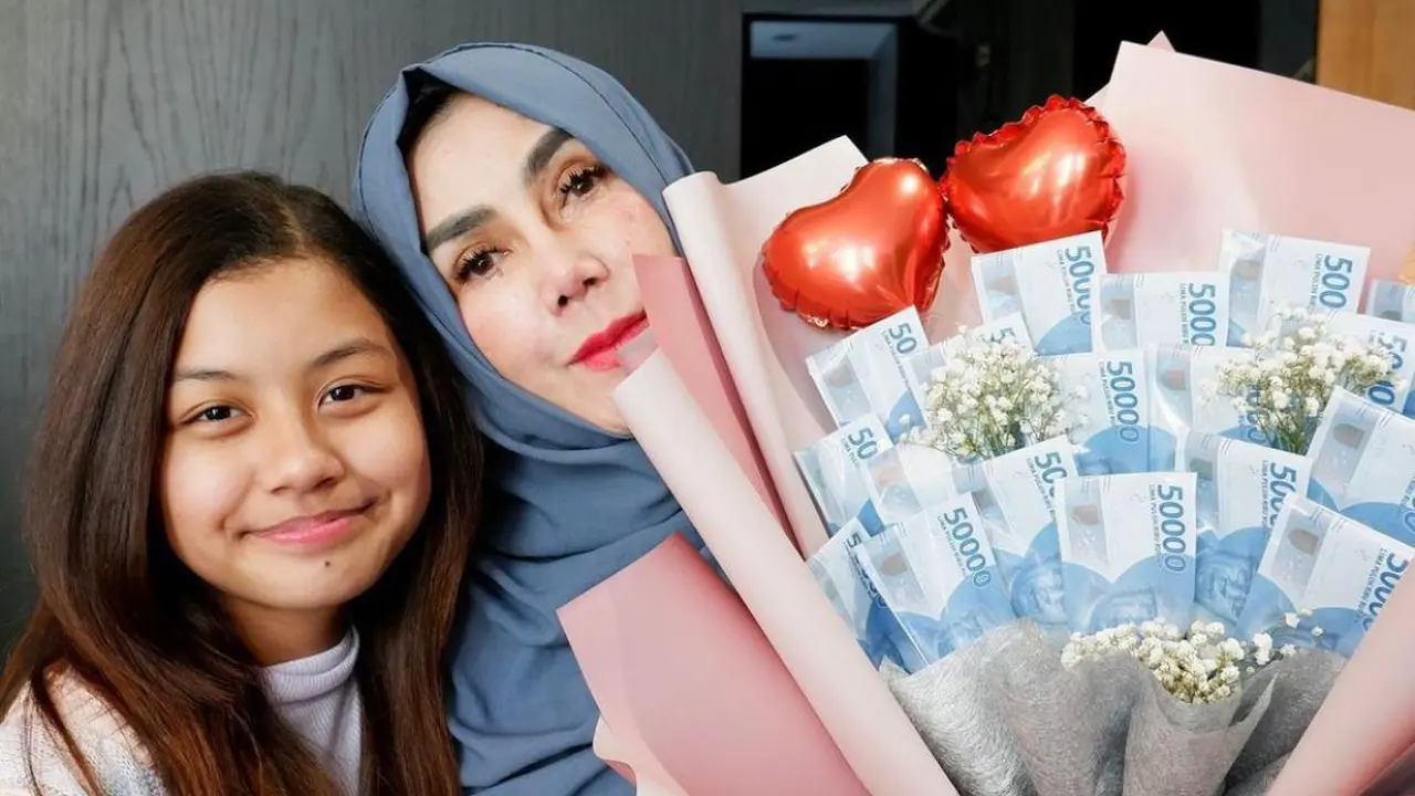 Potret Atqia dan Nenek Amy (Instagram/@mikaelaatqia27)
