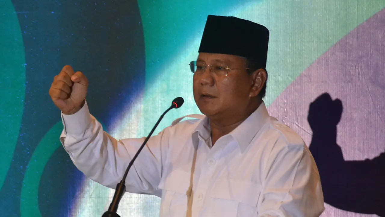 prabowo baju putih