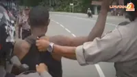 [VIDEO] Kerap Memalak, Preman Tak Berkutik Saat Dibekuk Polisi