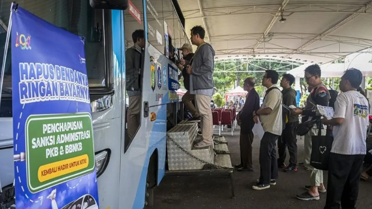 Layanan Samsat Keliling di wilayah Jakarta, Depok, Tangerang dan Bekasi (Jadetabek), Rabu (24/9/2025).