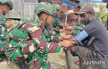 Prajurit Satgas Yonif 136/TS Gelar Pengobatan Gratis Papua untuk Warga Anepalui