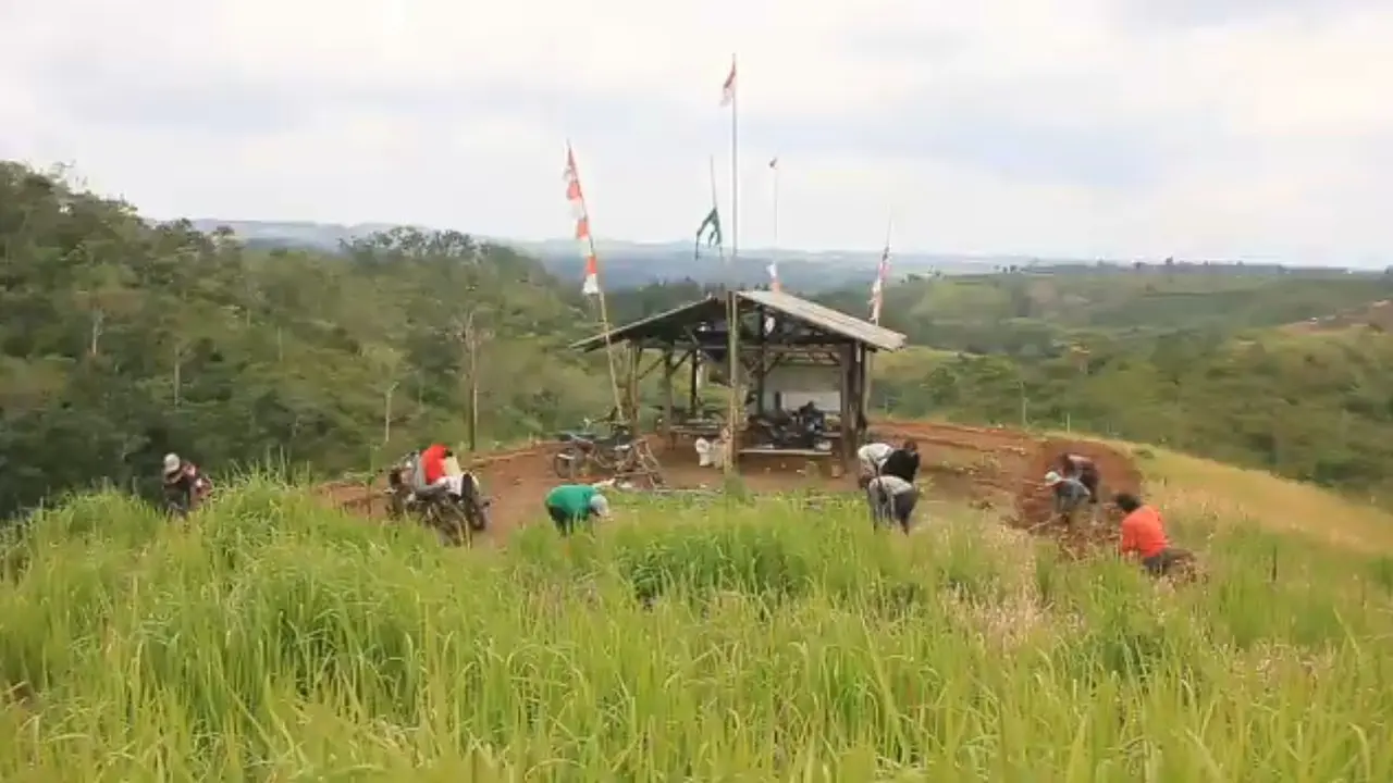 Potret aktivitas para petani penggarap di Kabupaten Sukabumi, Jawa Barat. (Liputan6.com/Fira Syahrin)