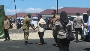Prabowo Tiba di Nagekeo, Tinjau Dampak Gempa NTT