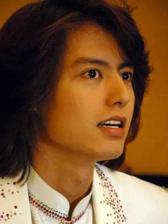 Roger Danuarta, artis berdarah Tionghoa (Kapanlagi.com)