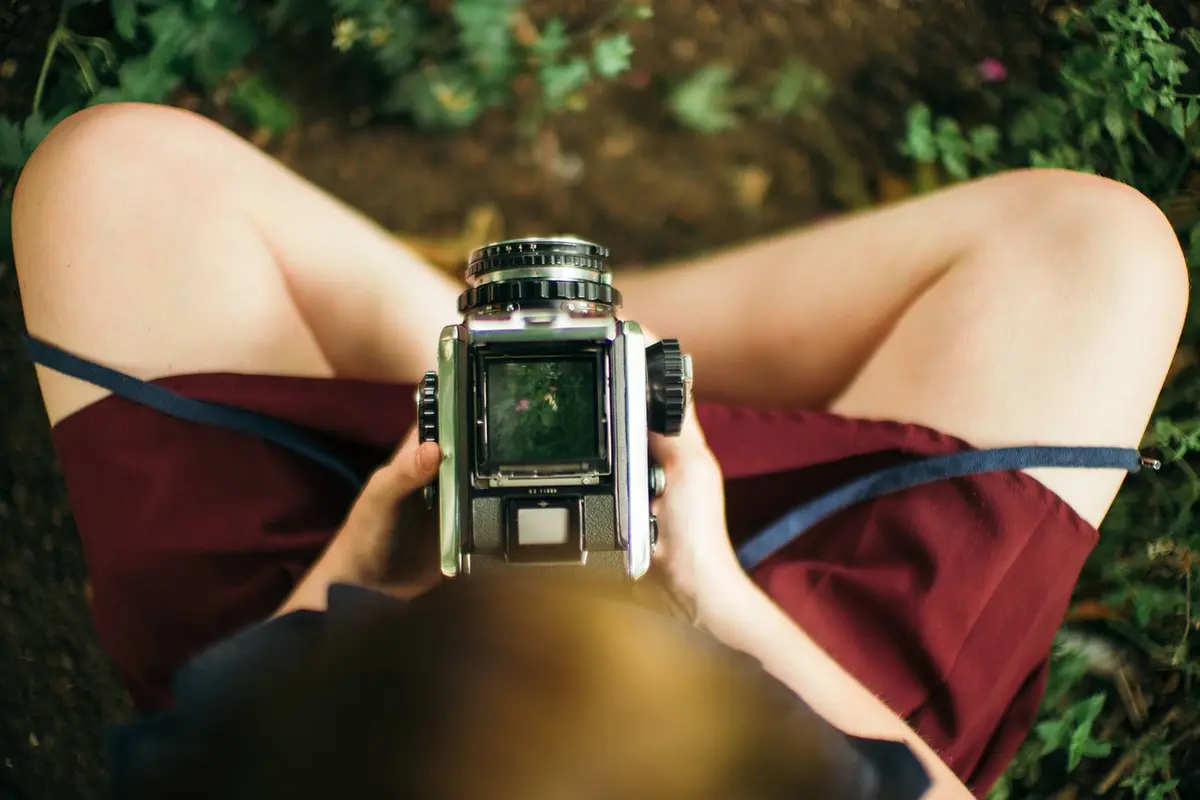 illustrasi wanita hobi foto