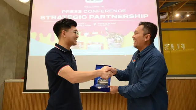 Perusahaan minuman PT Platinum Wahab Nusantara Tbk (TGUK) dan produsen es krim Aice, sepakat melakukan investasi bersama (joint investment) guna memperluas pasar di Indonesia.