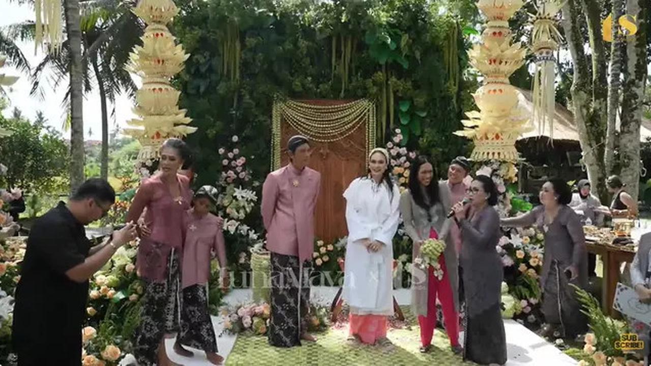 9 Momen Siraman Luna Maya dan Maxime Bouttier, Ungkap Tujuh Sumber Mata Airnya