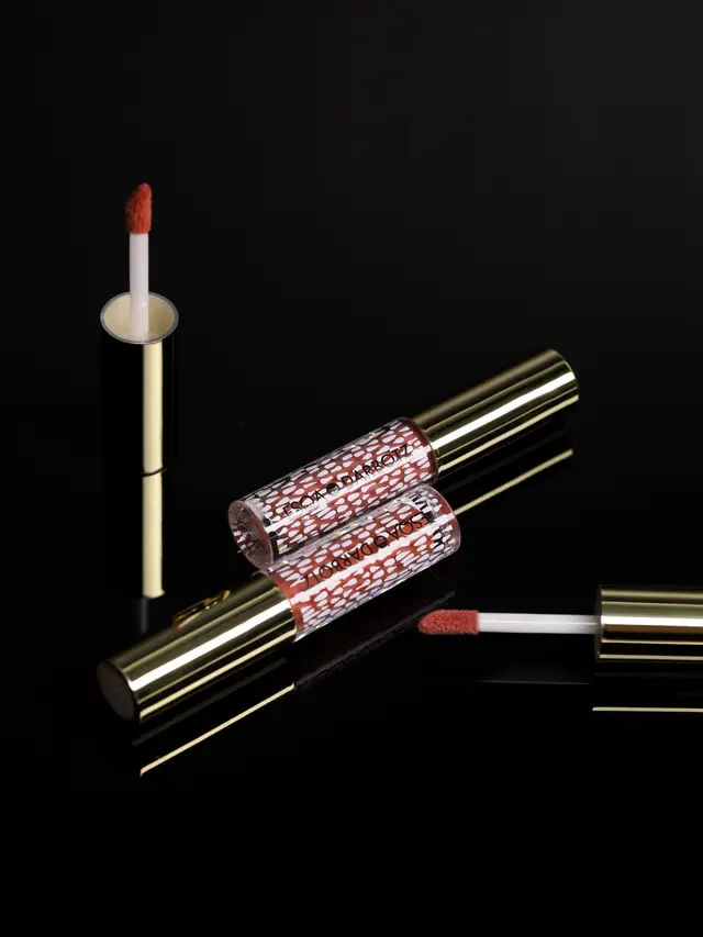 Kolaborasi Eksklusif Kecantikan dan Seni, ESQA X Darbotz Hadirkan Koleksi Makeup Bernuansa Emas