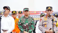 Kapolri Jenderal Listyo Sigit Prabowo dalam Apel Gelar Pasukan Operasi Ketupat 2024 di Monumen Nasional (Monas), Jakarta Pusat, Rabu (3/4/2024). (Liputan6.com/Nanda Perdana Putra).