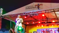 Rossa saat konser di Festival Crossborder Nunukan 2018 . Konser Digelar di GOR Dwikora, Sei Sembilan, Nunukan, Kalimantan Utara, Minggu (22/10).
