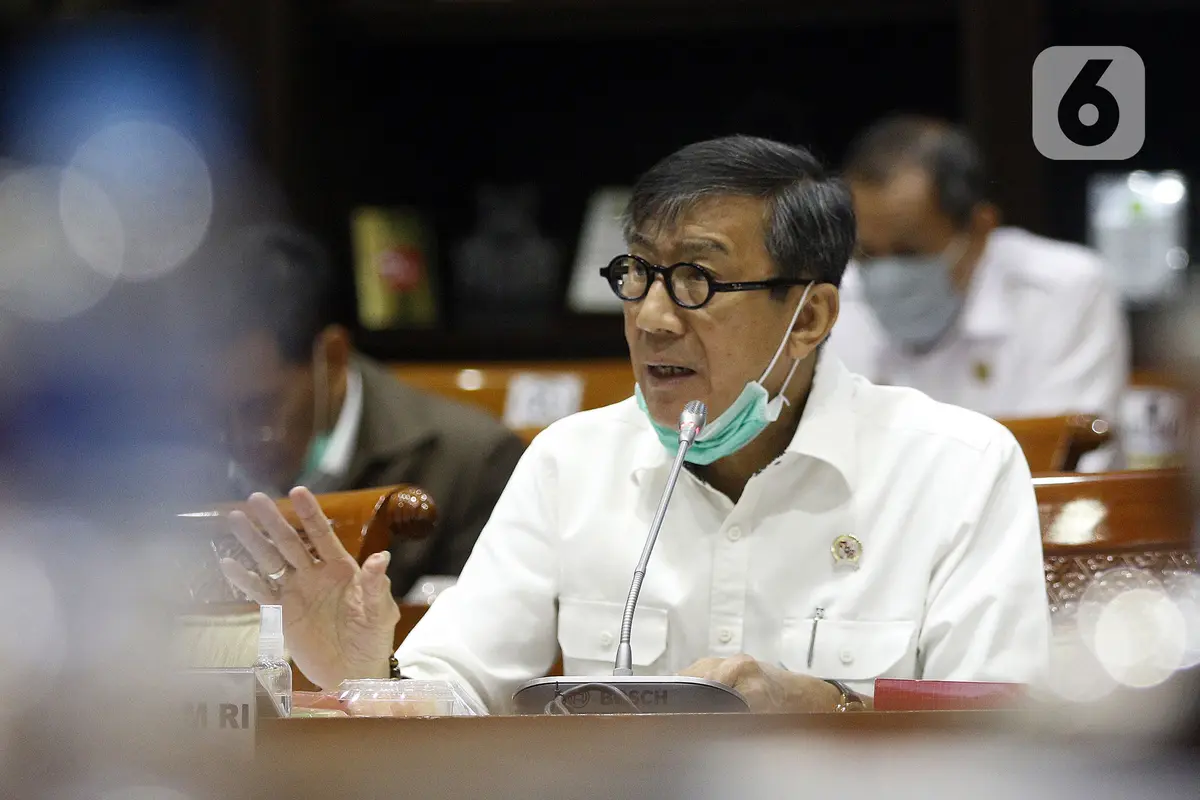 FOTO: Menkumham - DPR Bahas Reformasi Birokrasi hingga Aturan Kenormalan Baru